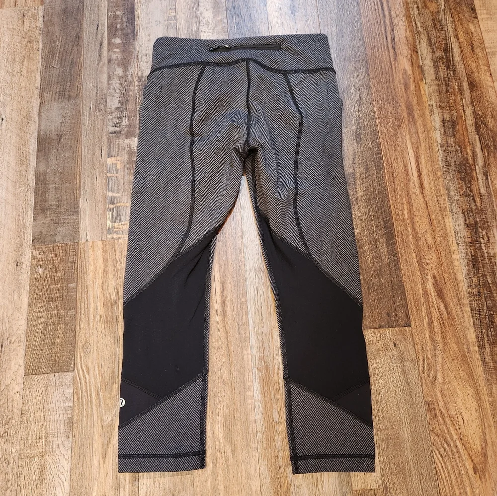Lululemon Pace Rival Crop Giant Herringbone Black Heathered Black / Black Size 6